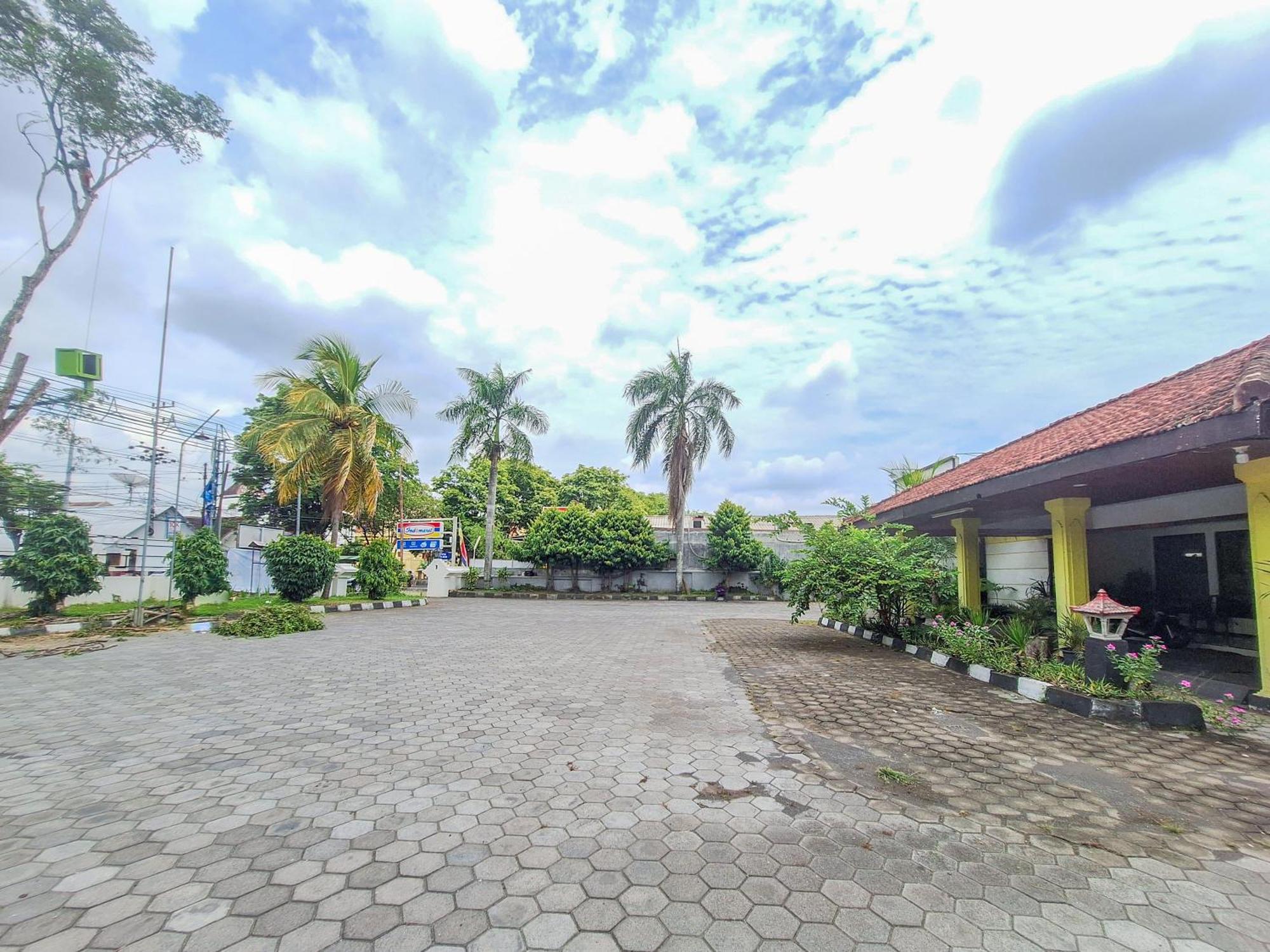 Reddoorz Near Stadion Semeru Lumajang Jawa Timur المظهر الخارجي الصورة